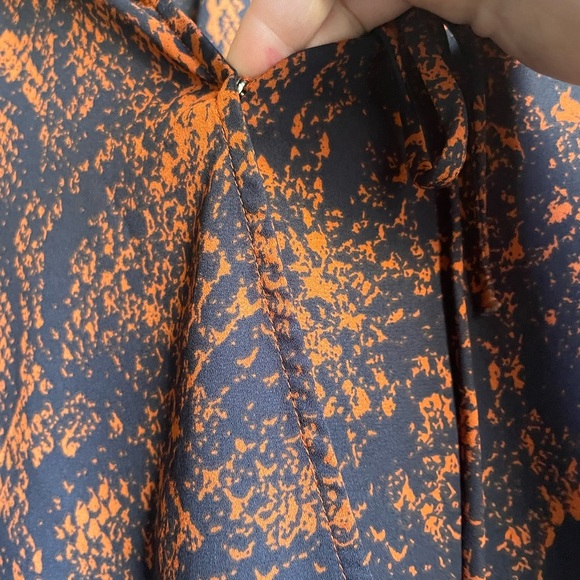 Cabi size M faux wrap reptile print v neck blouse grunge - Picture 4 of 11